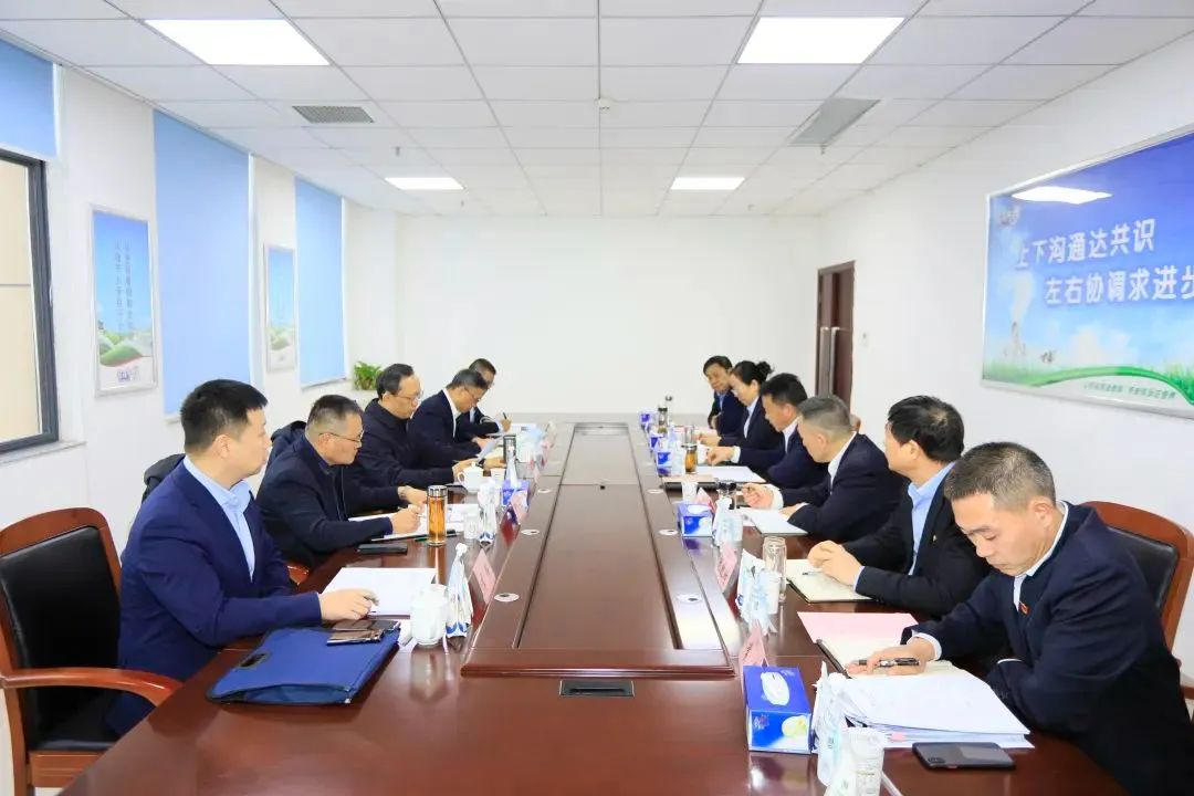 省政府國資委黨委書記、主任李濤一行到花花牛乳業集團調研 省政府國資委黨委書記、主任李濤一行到花花牛乳業集團調研