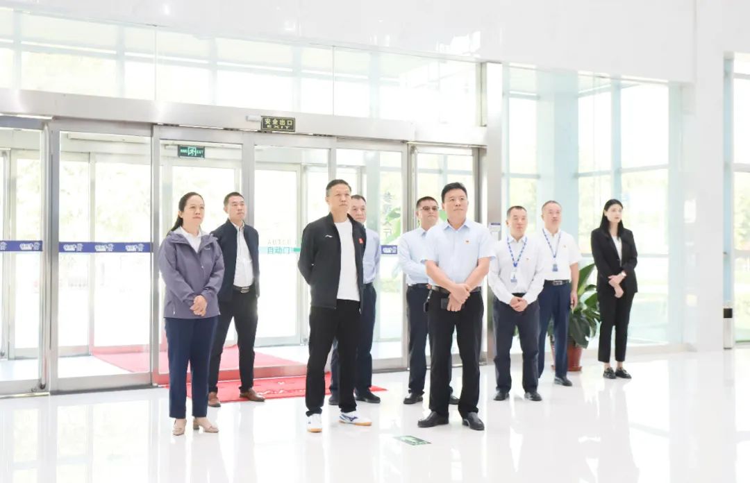 快樂過“雙節”，安全不放假｜河南農投集團黨委書記、董事長李曉寰一行蒞臨花花牛乳業集團開展“雙節”安全生產大檢查活動并慰問一線職工、