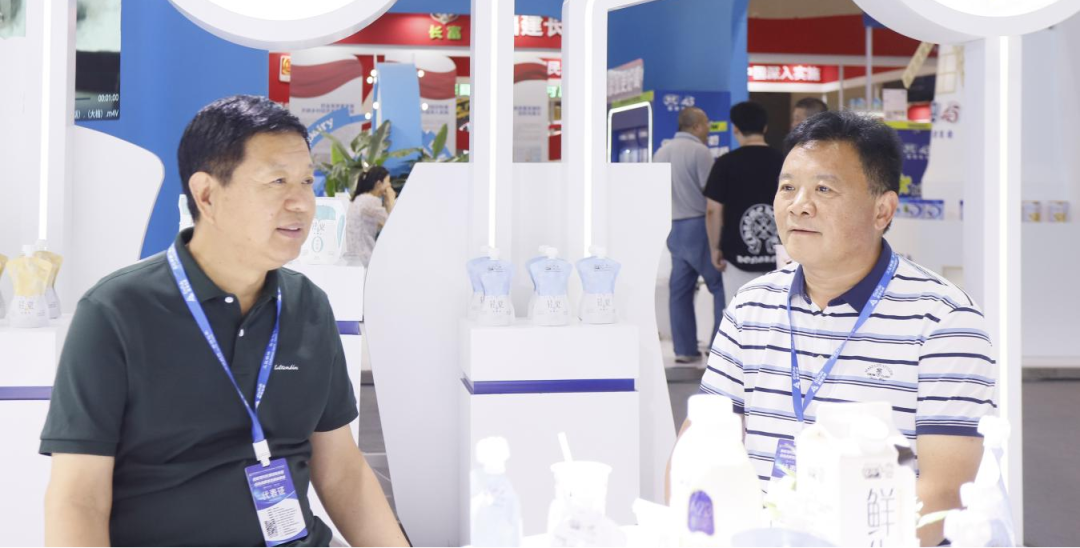 啟航新征程 點亮新賽道丨花花牛乳業(yè)集團參加第十四屆中國奶業(yè)大會暨D20峰會,榮獲“中國乳制品生產(chǎn)企業(yè)現(xiàn)代化等級5A級”評定殊榮 啟航新征程 點亮新賽道丨花花牛乳業(yè)集團參加第十四屆中國奶業(yè)大會暨D20峰會,榮獲“中國乳制品生產(chǎn)企業(yè)現(xiàn)代化等級5A級”評定殊榮