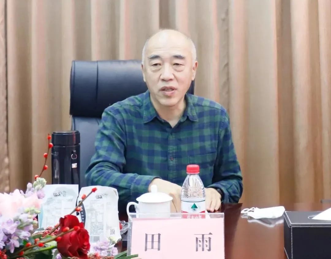 新年開(kāi)新局 合作促發(fā)展丨佳木斯市委常委、副市長(zhǎng)閆志剛一行蒞臨花花牛乳業(yè)集團(tuán)及佳田企業(yè)考察座談