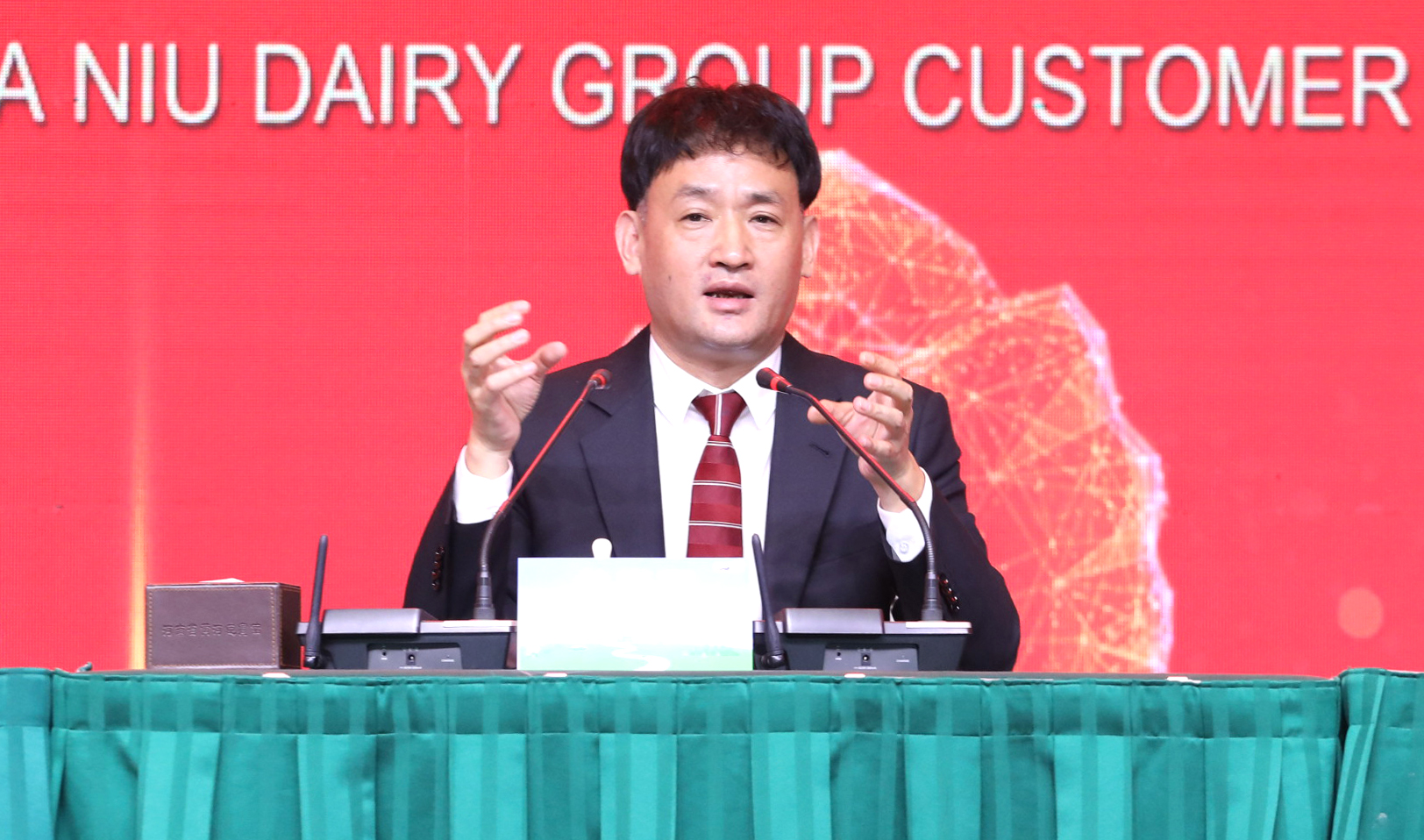 花花牛 | “夯基礎(chǔ) 抓機(jī)遇 重服務(wù) 贏未來” 花花牛 | “夯基礎(chǔ) 抓機(jī)遇 重服務(wù) 贏未來”