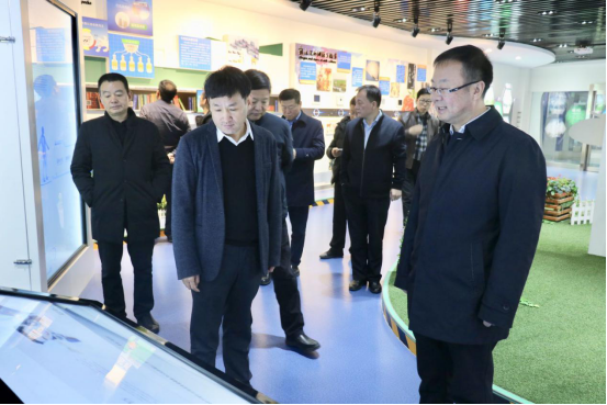 寧夏回族自治區(qū)農(nóng)業(yè)農(nóng)村廳黨組書記、廳長王剛一行蒞臨花花牛乳業(yè)集團(tuán)調(diào)研