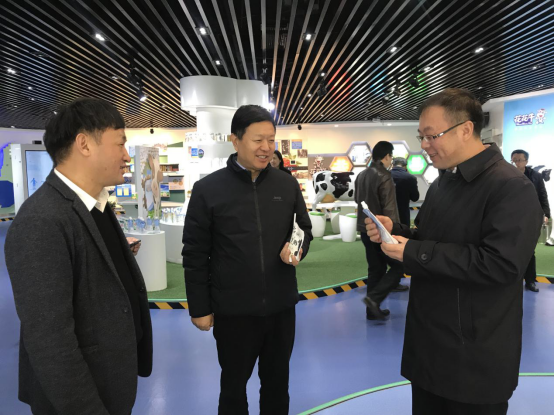 寧夏回族自治區(qū)農(nóng)業(yè)農(nóng)村廳黨組書記、廳長王剛一行蒞臨花花牛乳業(yè)集團(tuán)調(diào)研