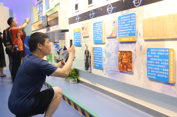 走進花花牛見證最真實的透明品質 走進花花牛見證最真實的透明品質