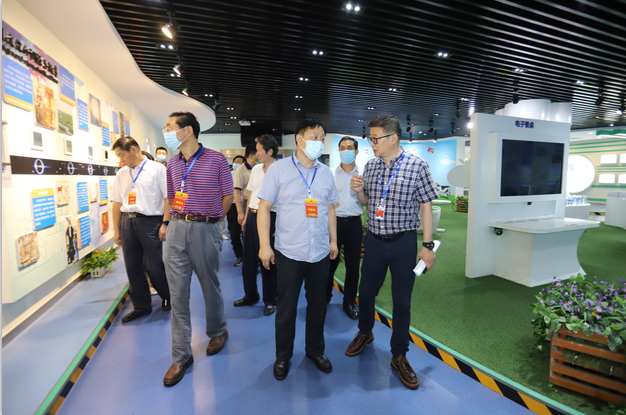 快訊|鄭州市人大代表蒞臨河南花花牛乳業集團參觀調研 快訊|鄭州市人大代表蒞臨河南花花牛乳業集團參觀調研