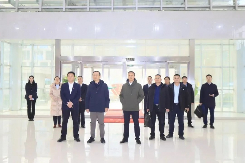 省政府國資委黨委書記、主任李濤一行到花花牛乳業集團調研